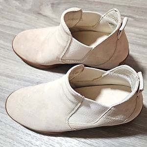 Sorel Out n About Suede Slip On Booties 8.5M